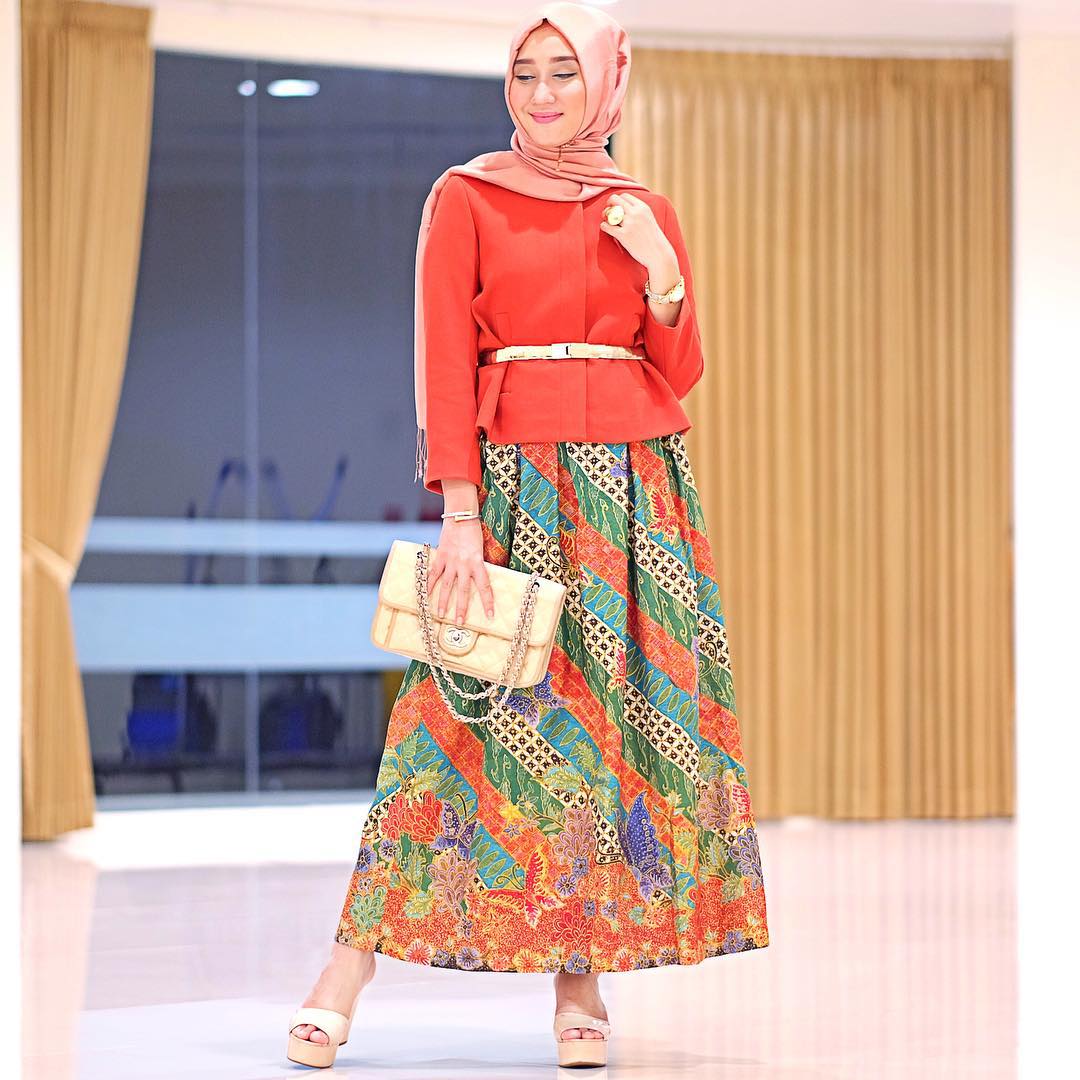 Model Baju Batik Remaja Kekinian Hijab Lifestyle Wanita